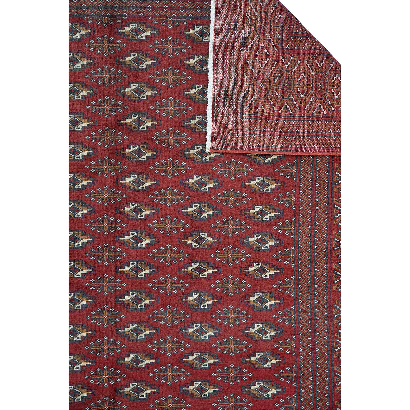 A carpet, Turkmen, ca 293 x 207 cm.