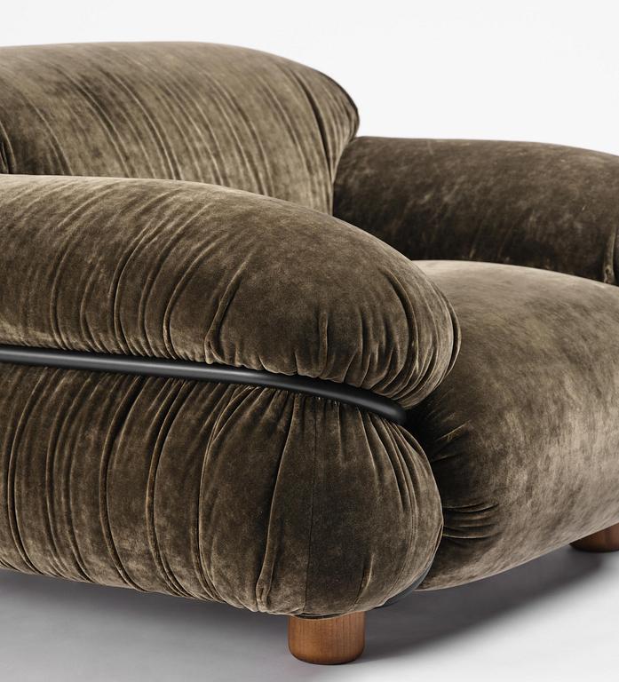 Gianfranco Frattini, a pair of "Sesann" armchairs, Tacchini, Italy, post 2015.