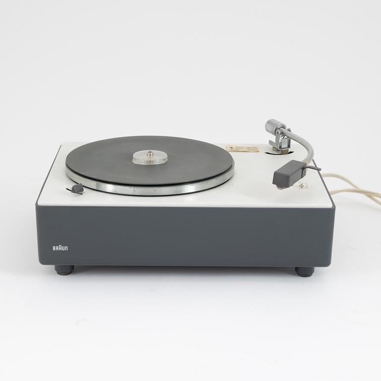 Dieter Rams, a PS 25 turntable from Braun.