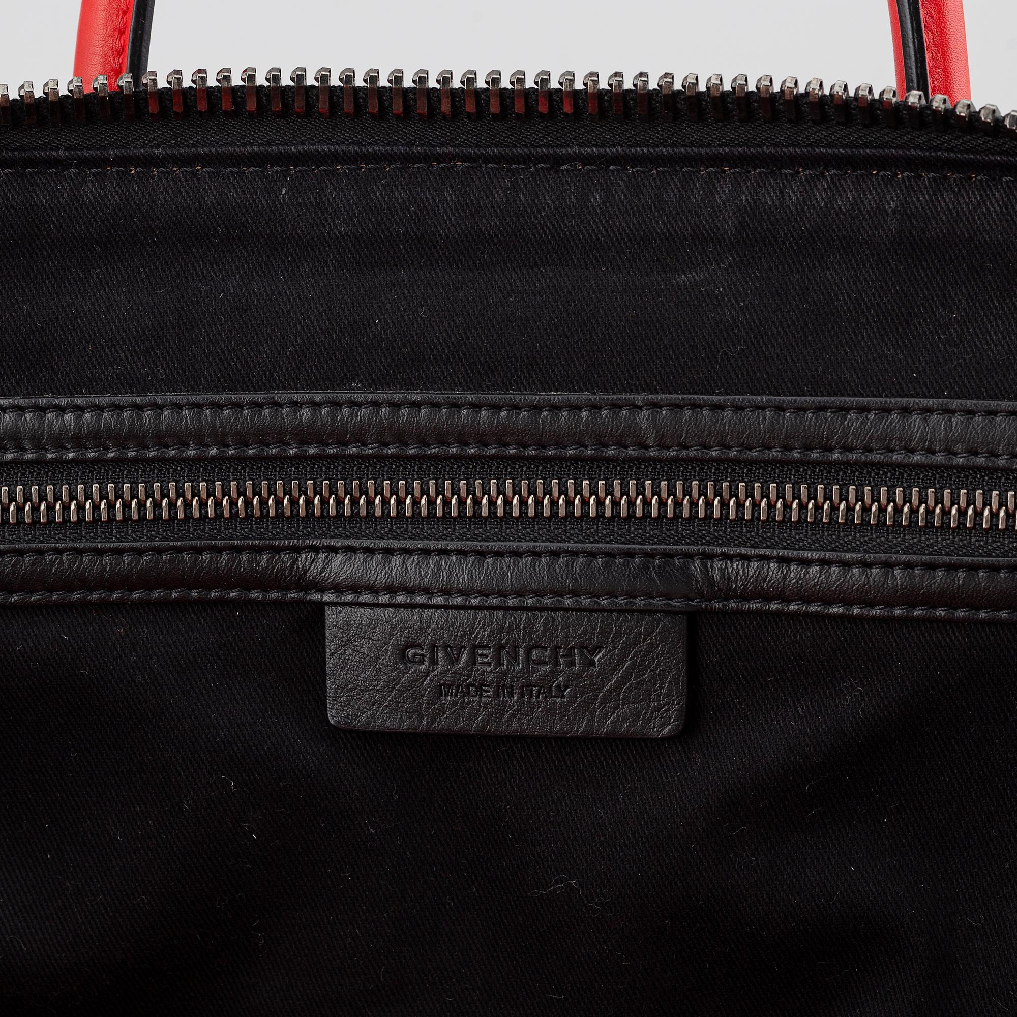 Givenchy, a black and red leather 'Antigona' handbag.
