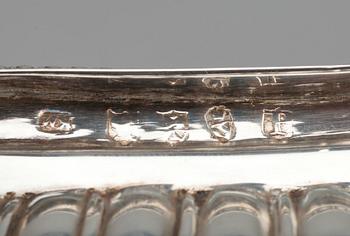 SOCKERSKÅL, silver, Dublin 1811. Vikt ca 238 g.