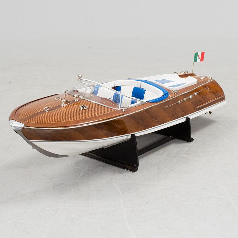 MODELLBÅT, "Riva", 2000-tal.