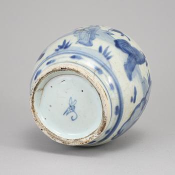 A blue and white transtional jar, 17th Century.