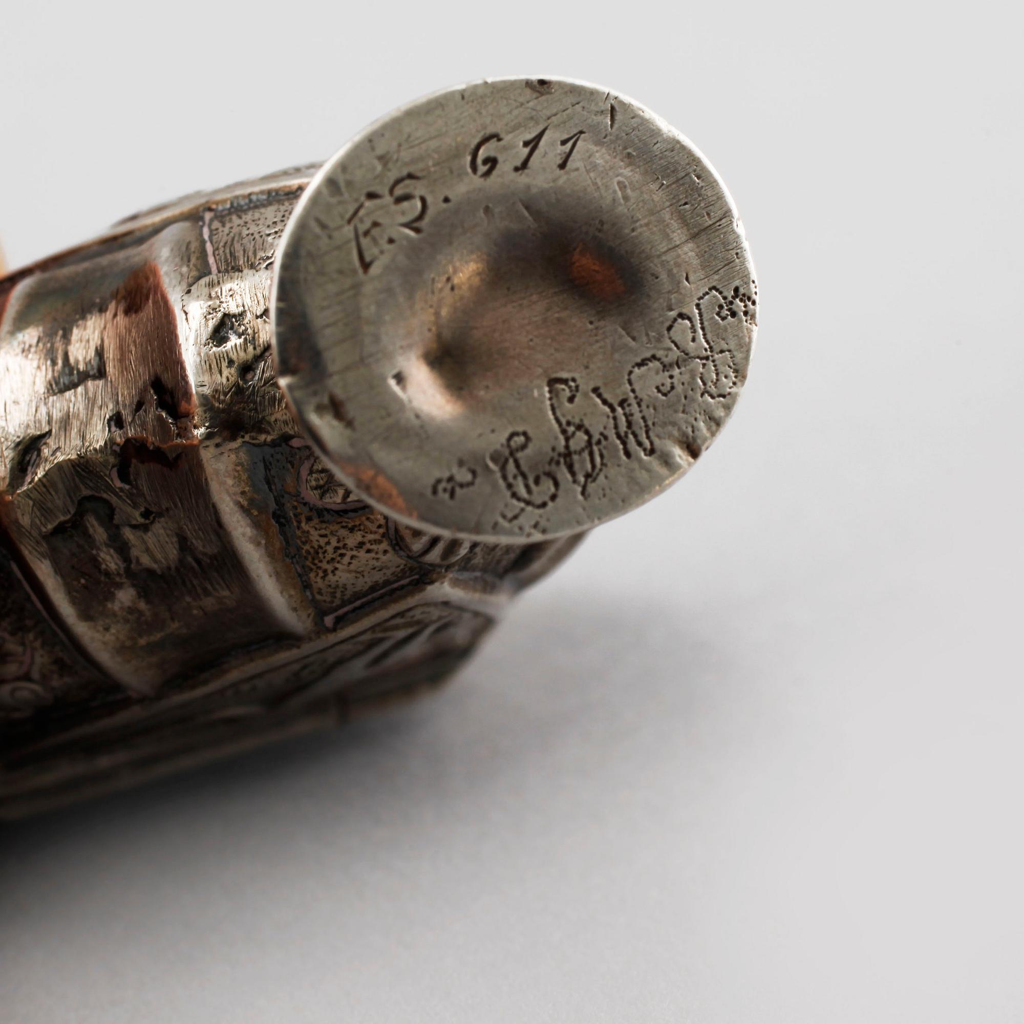 A Swedish 18th century parcel-gilt silver snuffbox, unmarked.