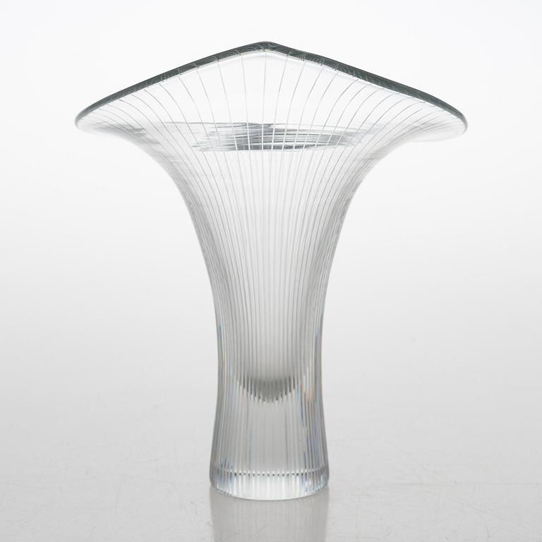 Tapio Wirkkala, A 'Kantarelli' glass vase, signed Tapio Wirkkala Iittala.