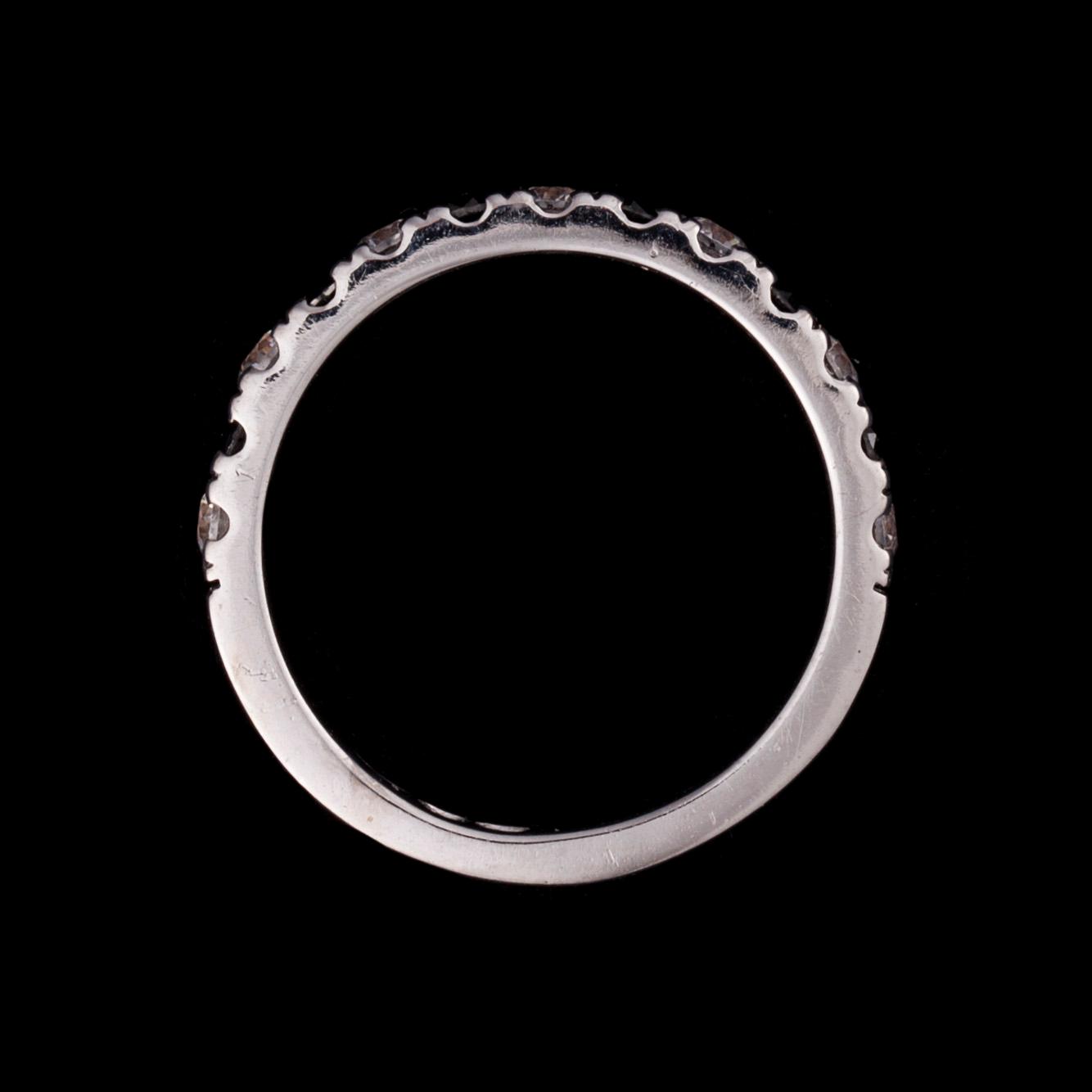 RING, 14K vitguld, med svarta diamanter tot 0,30 ct och zirkoner, år 2009. Vikt 3 g.