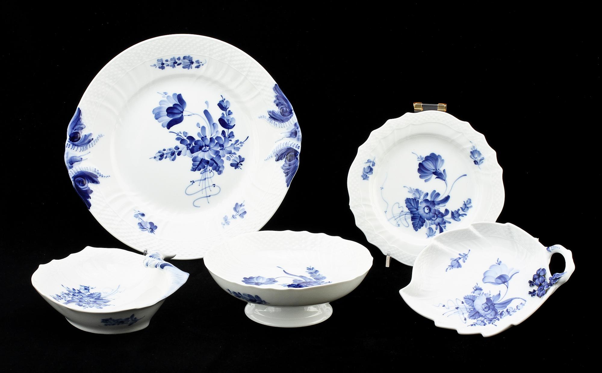 SERVISDELAR, 41 st, "Blå Blomst", Royal Copenhagen, 1900-talets andra hälft.