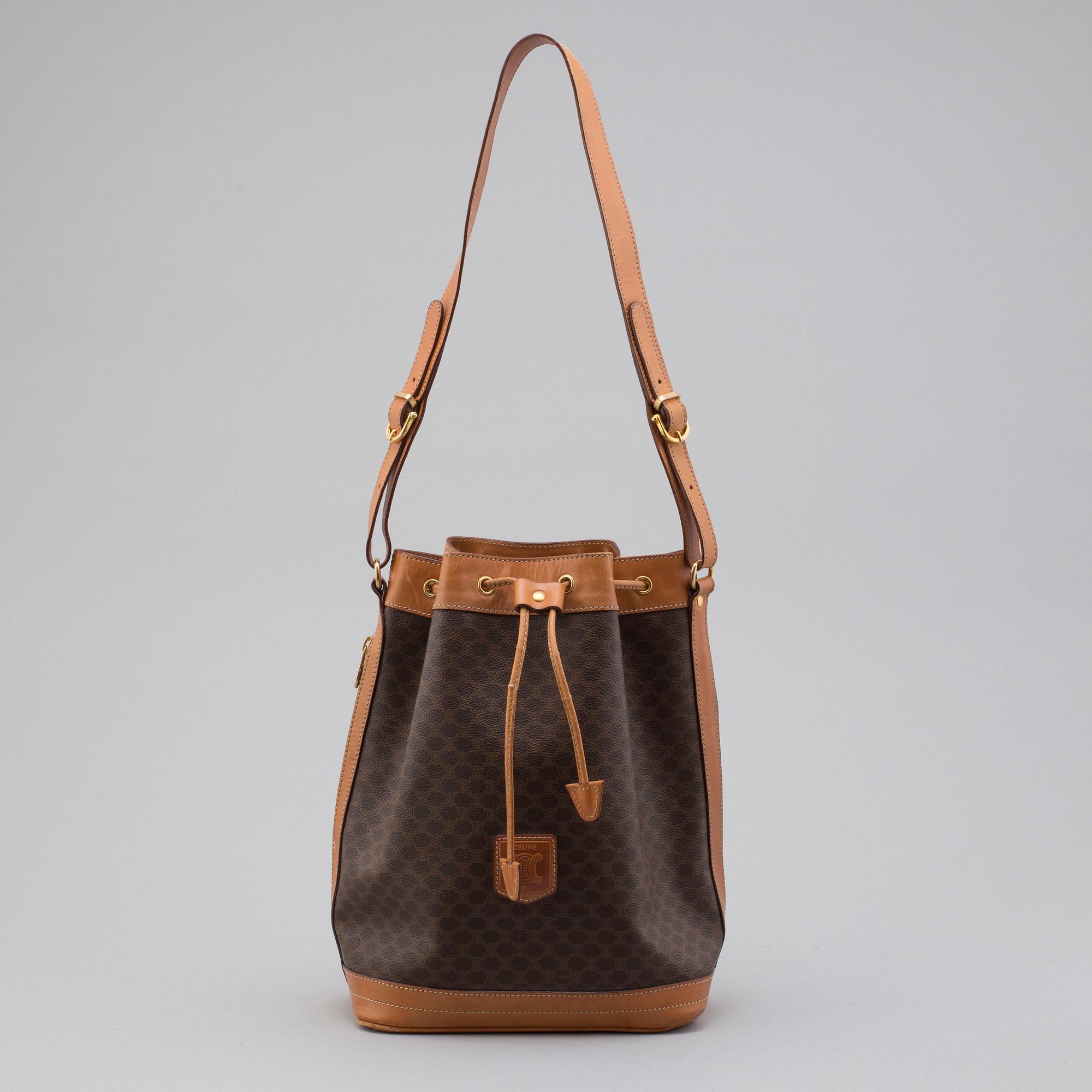 CÉLINE, bucket bag.