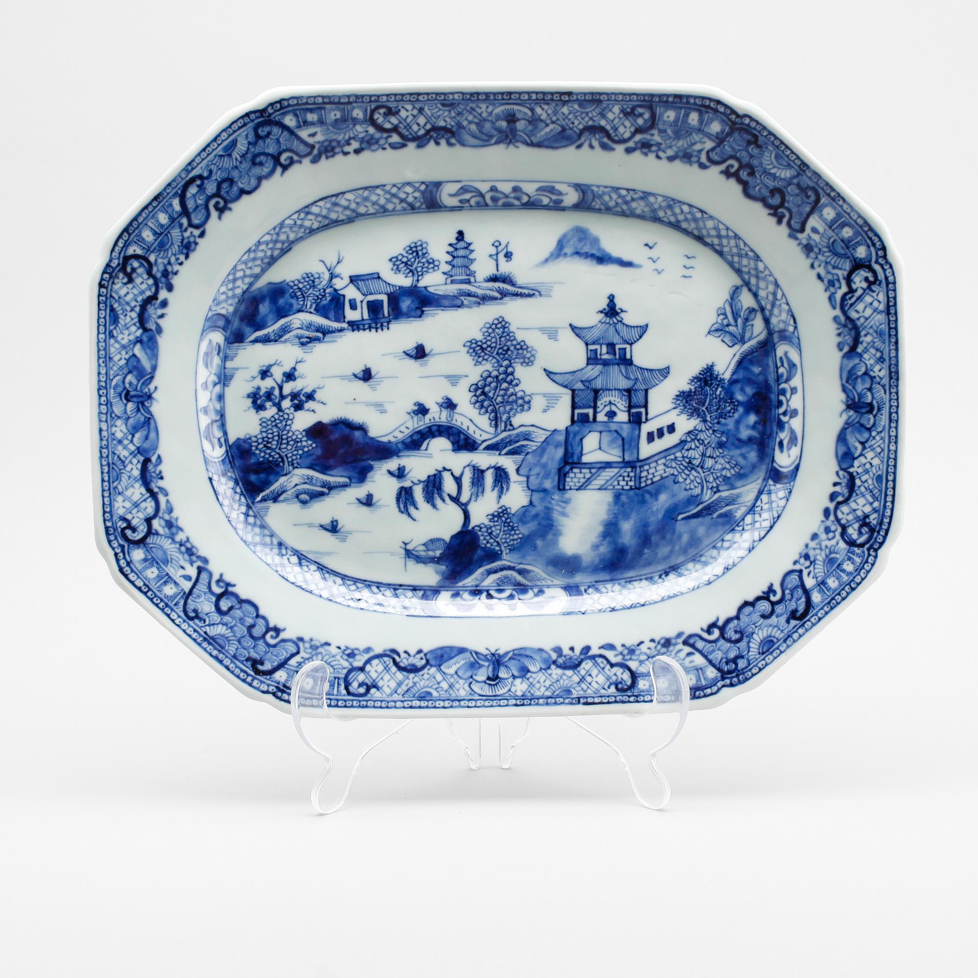 STEKFAT, porslin, Kina, Qianlong 1736-1795.