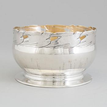 A Swedish Art Nouveau parcel-gilt caviar bowl with later glass liner, mark of GAB, Stockholm, 1911.