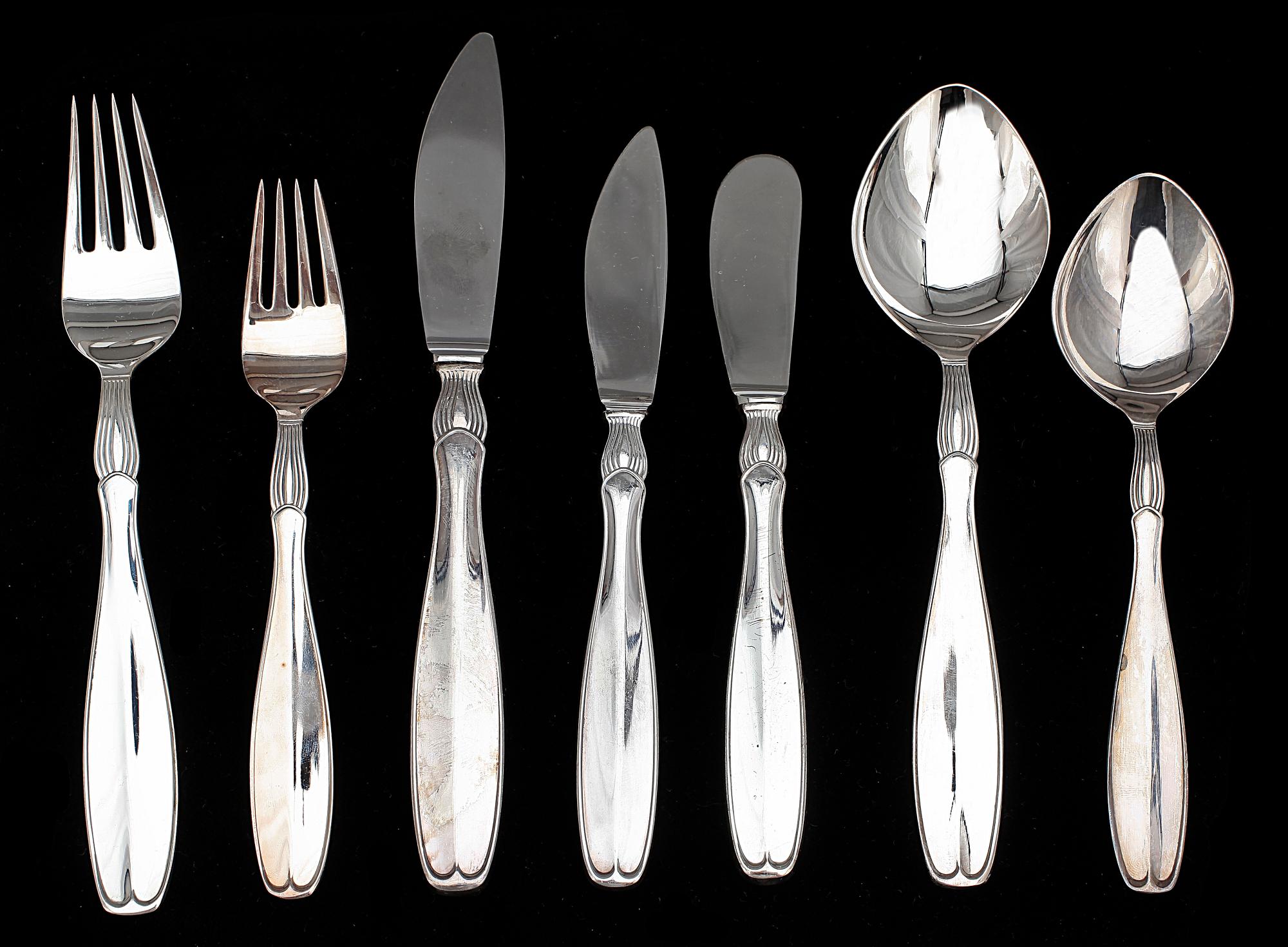 BESTICKUPPSÄTTNING, 51 delar, silver, "Vängåva" GAB  Stockholm 1960-tal. Total vikt ca 1325g (exkl knivar).