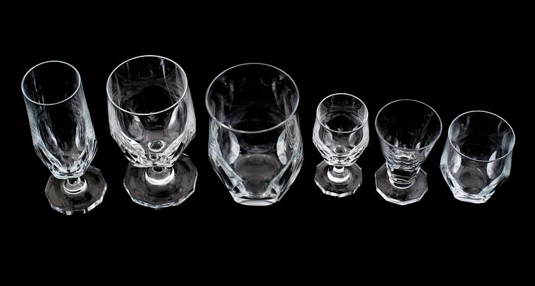 GLASSERVIS, 60 delar, sannolikt Strömsbergshyttan, 1900-tal.