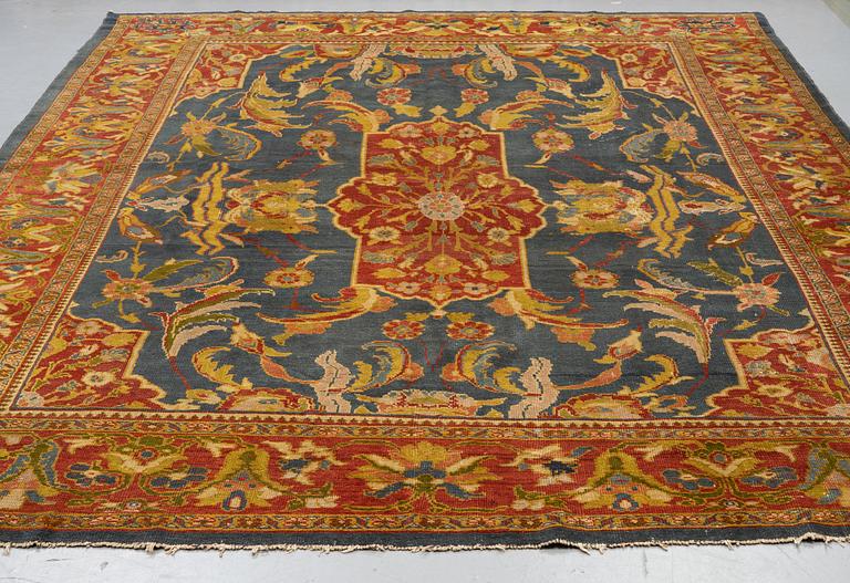 A carpet, antique Ziegler Mahal, ca 452 x 321 cm.