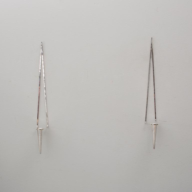 VÄGGLJUSSTAKAR, ett par. Silver. Bo Klevert. Stockholm 1991. Vikt tot 450 g.