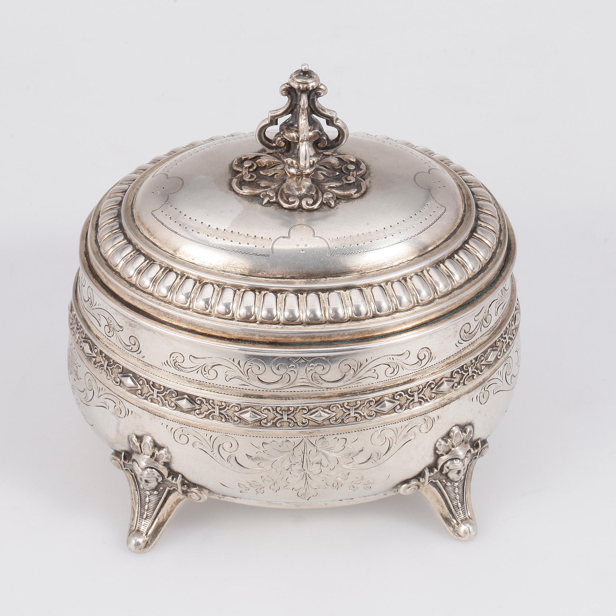 SOCKERSKRIN, silver, Tyskland sent 1800-tal. Vikt ca 261 gram.