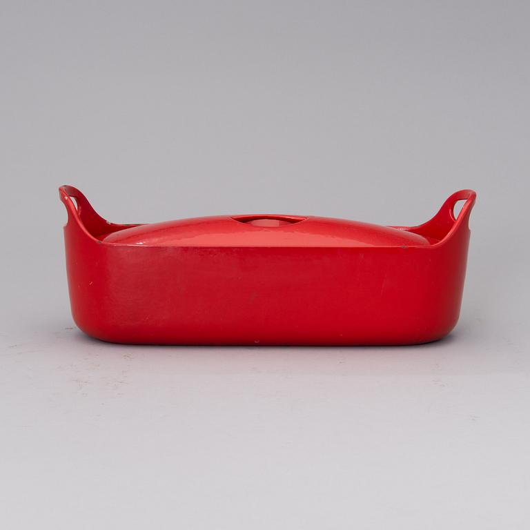 A set of three enamelled cast iron cooking pots, manufactured by Rosenlew.