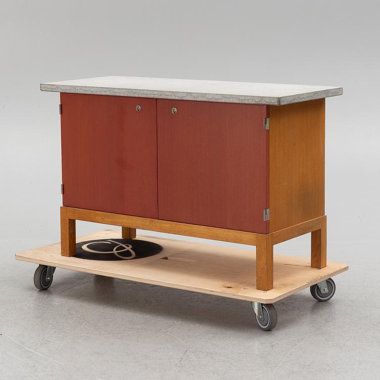 Kerstin Olby, a sideboard, Trätina.
