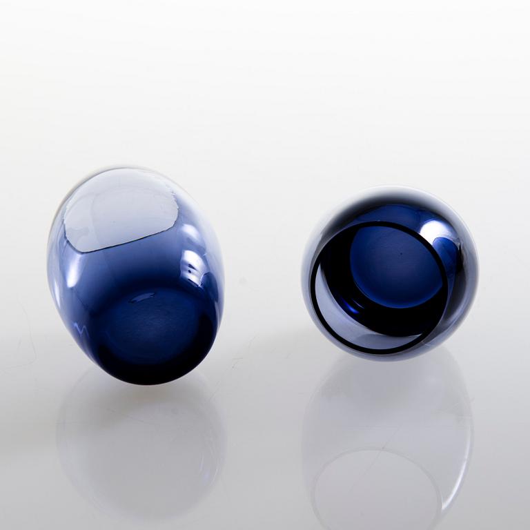 HELENA TYNELL, karahveja, 2 kpl ja juomalaseja, 6 kpl, "Pingviini", Riihimäen Lasi Oy. Tuotannossa 1964-1965.