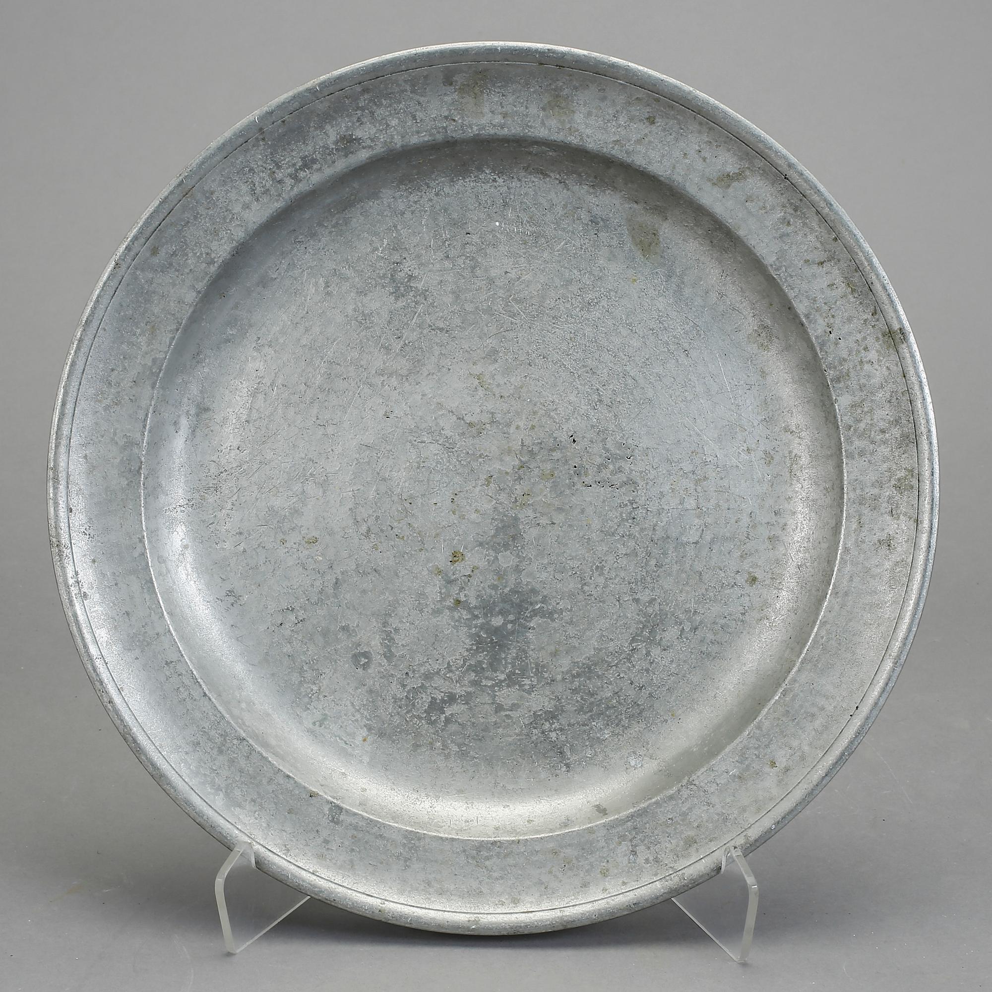 FAT, tenn. 1700-tal med otydliga stämplar.