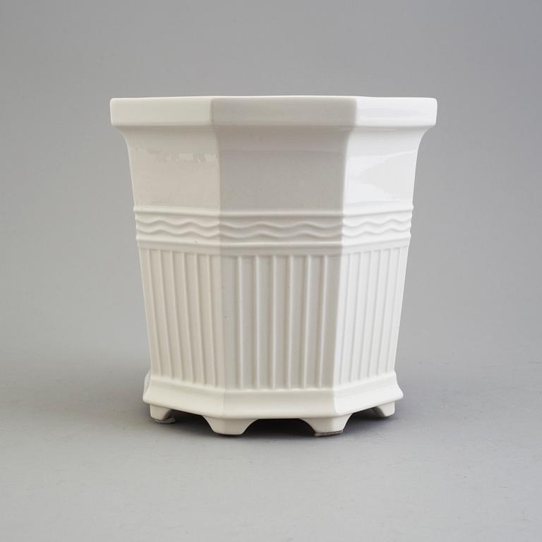 PRINS EUGEN, five porcelain 'Waldemarsudde' plant pots, Gustavsberg.