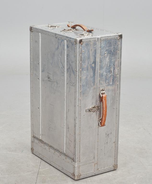 RESEKOFFERT/RESEGARDEROB, 1900-talets mitt.