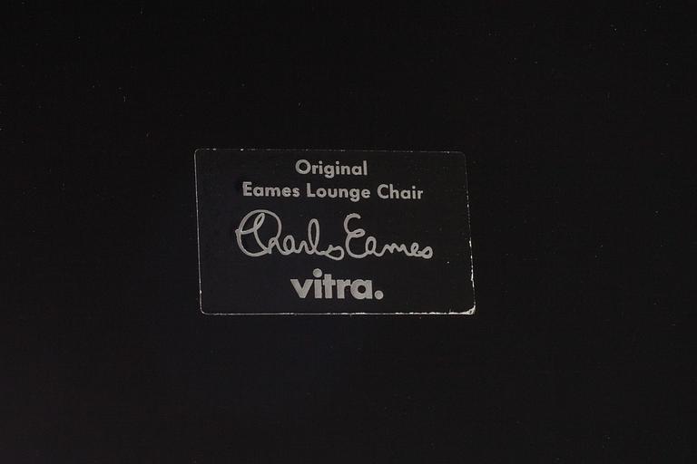 FÅTÖLJ, Charles & Ray Eames, "Lounge Chair", modellen formgiven 1956. Vitra/Herman Miller.