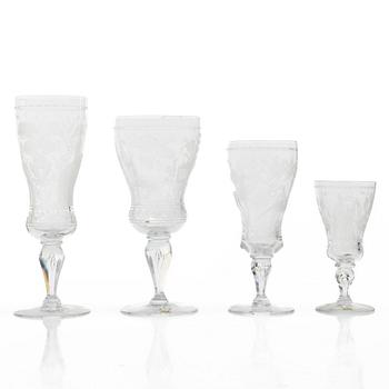 Vicke Lindstrand, a 23 piece "Dalecarlia" glass service, Kosta Boda.