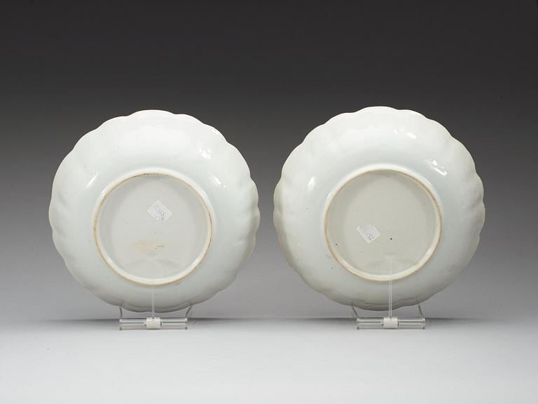 A pair of famille rose bowls, Qing dynasty, Qianlong (1736-95).