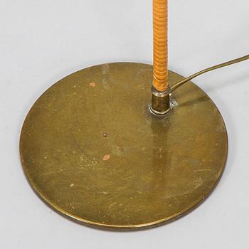 Paavo Tynell, golvlampa, modell 9628 för Idman 1900-talets mitt.