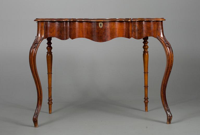 SKRIVBORD, nyrokoko, 1800-talets mitt.