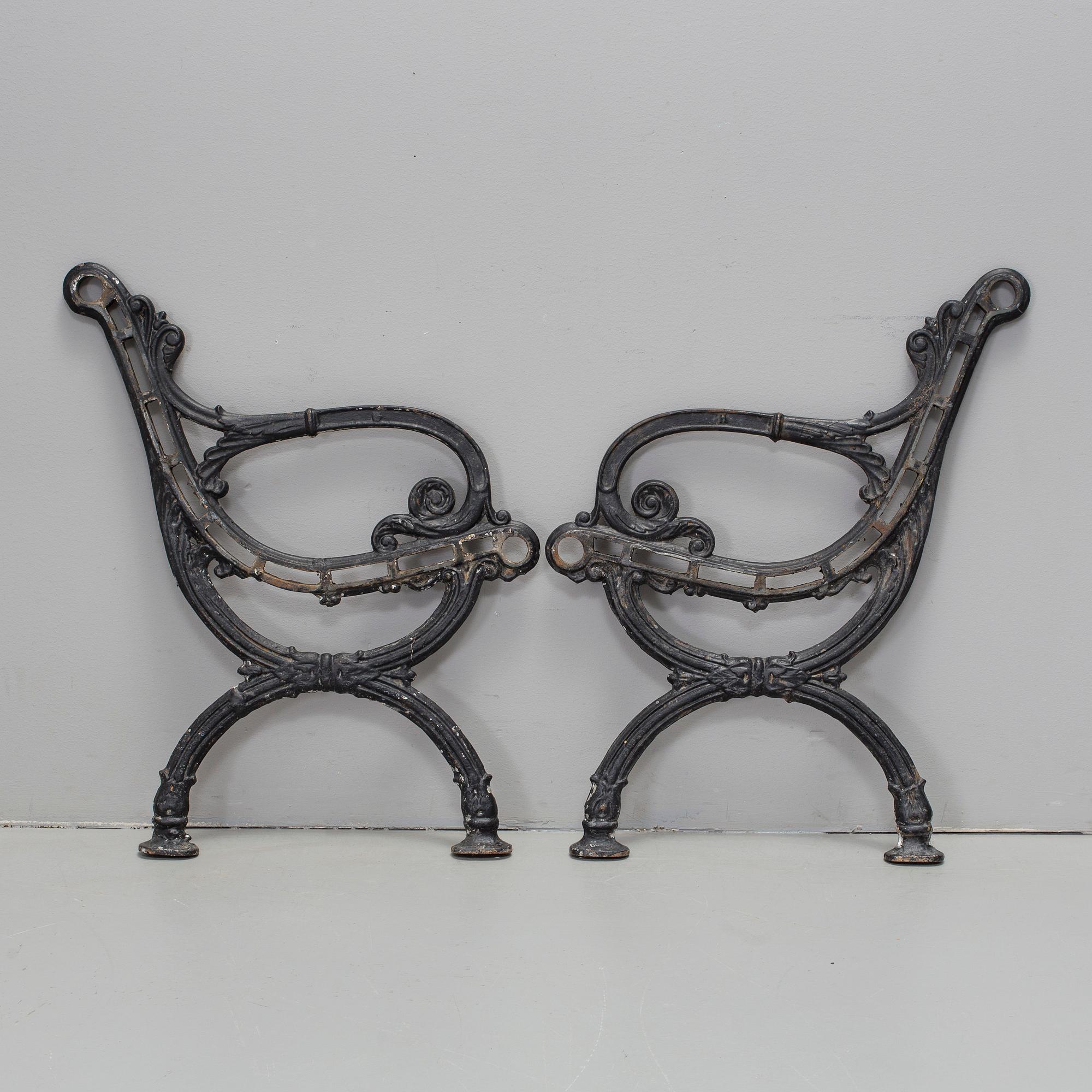 GAVLAR, till trädgårdssoffa, gjutjärn, 1900-tal.