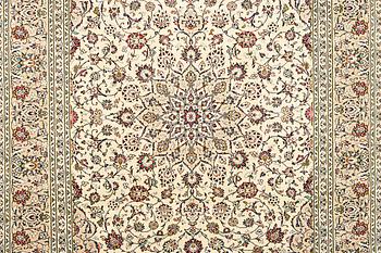 A Keshan carpet, c. 342 x 242 cm.