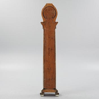A late Gustavian longcase clock, circa 1800.