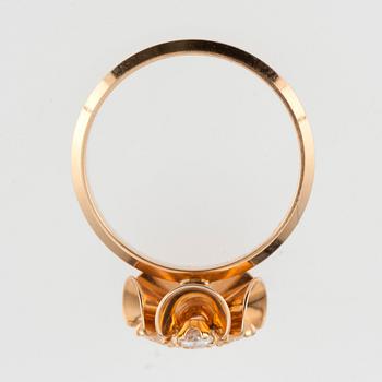 Elis Kauppi, RING, 18K guld, briljantslipade diamanter totalt 0,55 ct, Kupittaan Kulta 1984.