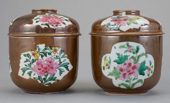 BURKAR, 2 st, porslin, Kina, 1800-tal.