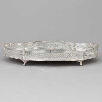 silver plated serving trays from Sheffield England, 20th century.
