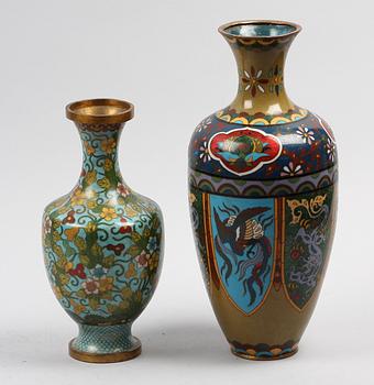 URNOR, 2 st. Cloisonné, Kina 1800/1900-tal.