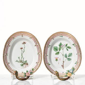 A pair of Royal Copenhagen 'Flora Danica' serving dishes, Denmark, 20th Century.