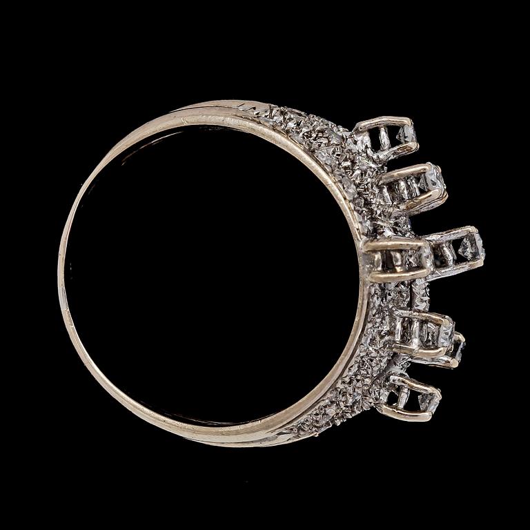 RING, brilliant- and eight cut diamonds, tot. app. 1 cts.
