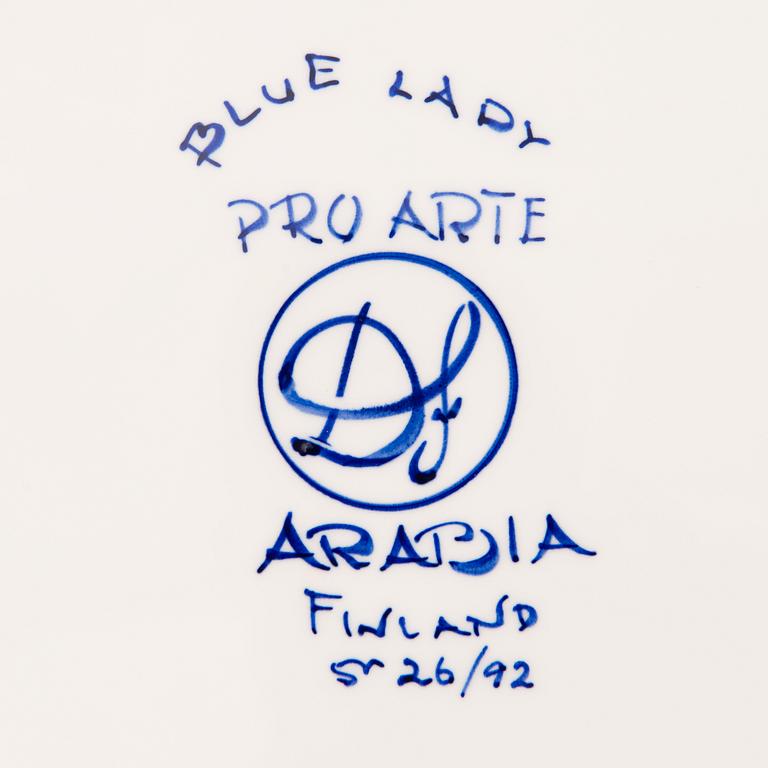 DORRIT VON FIEANDT, LAUTANEN, keramiikkaa, "Blue Lady", signeerattu DF, Pro Arte, Arabia Finland, Numeroitu 26/92.