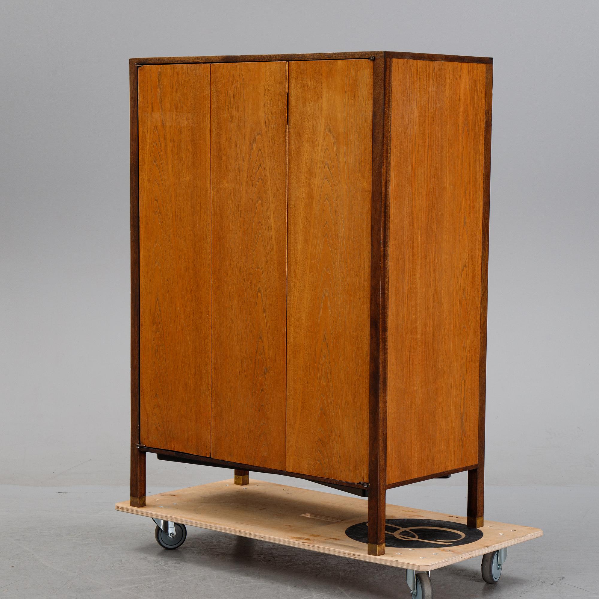 Harvey Probber a 'Gentlemans chest' or cabinet, Harvey Probber, Fall River, Massachusetts, 1960s.
