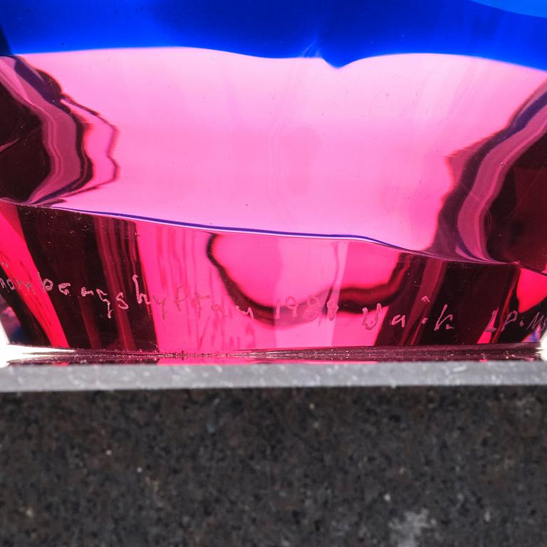 Erik Höglund, a unique glass sculpture, studio Strömbergshyttan, Sweden, 1988.