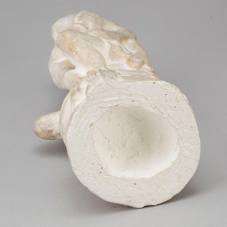 JOHN BÖRJESON, skulptur, gips, "Tröst". Signerad J. Börgeson.