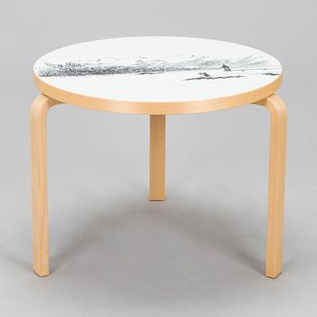 Alvar Aalto, Lastenkaluste, 3 osaa,  pöytä ja jakkaroita 3 kpl, yhteistyö Moomin Characters 2013.