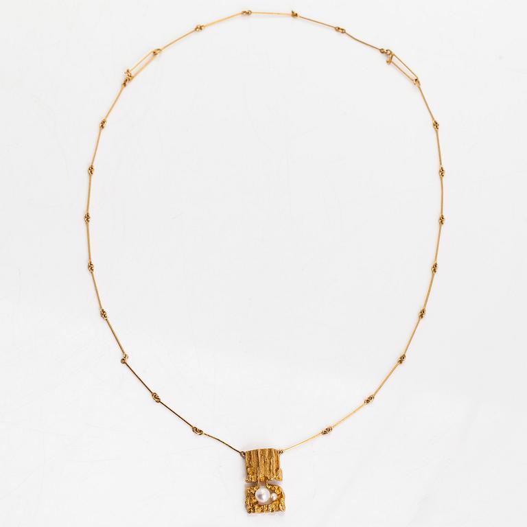 Björn Weckström, kaulakoru, "Kelohelmet", 14K kultaa ja viljeltyjä helmiä, Lapponia 1969.