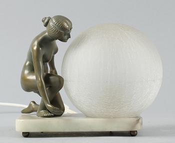 BORDSLAMPA, 1900-talets första hälft.