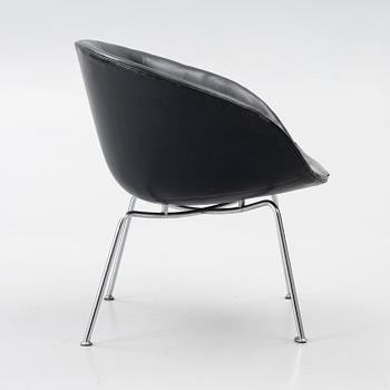 Arne Jacobsen, fåtölj, "The Pot", Fritz Hansen, Danmark, 1900-talets andra hälft.