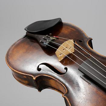 VIOLIN, tillskriven Johannes Chistophorus Leidolff, etikettmärkt och dat Wien 1760?.