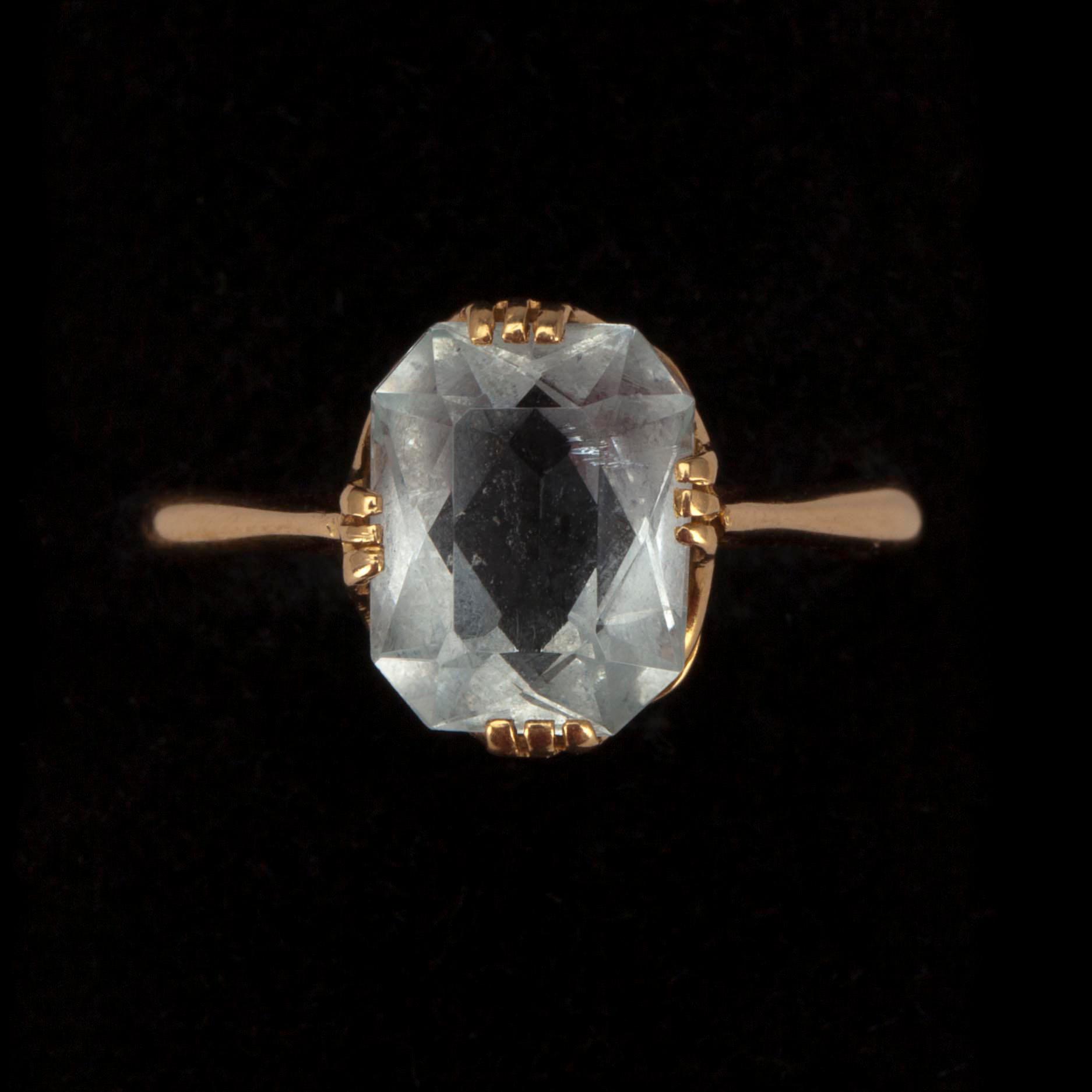 RING, akvamarin, 18K guld. Vikt 2,9 g.