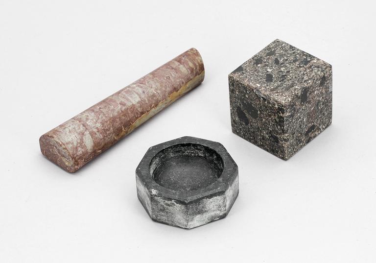 PARTI STEN, 3 delar, möjligen trilobit/brevpress, mortel.